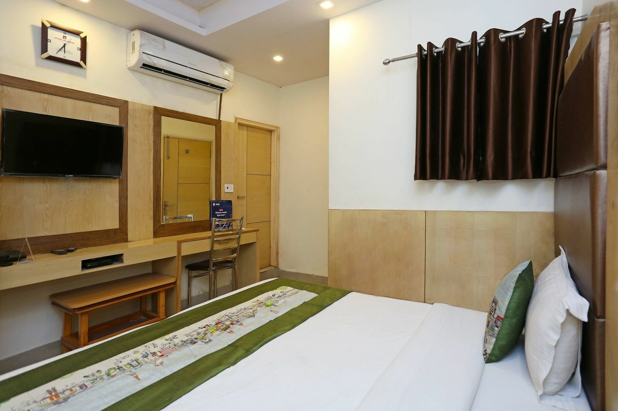 Oyo 9233 Hotel Cottage Lord Krishna Нью-Дели Экстерьер фото