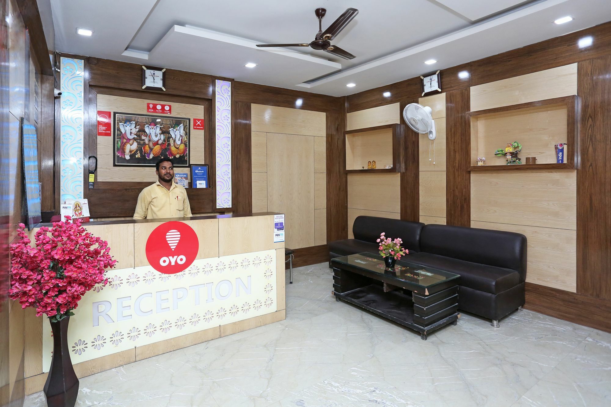 Oyo 9233 Hotel Cottage Lord Krishna Нью-Дели Экстерьер фото