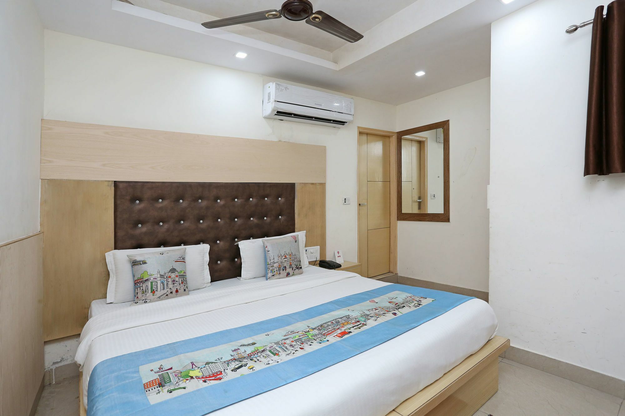 Oyo 9233 Hotel Cottage Lord Krishna Нью-Дели Экстерьер фото